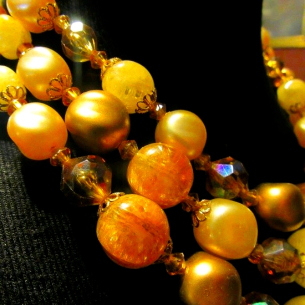 🍂 Lovely Vintage Gold-Cream-Bronze Beaded Necklace - Picture 8 of 16